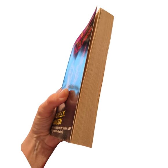 Laurell K. Hamilton GUILTY PLEASURES Anita Blake Vampire Hunter Book1 0441304834 - Picture 2 of 7